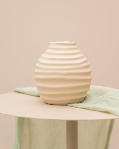 Vase organic beige